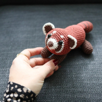 Rode Panda Onesiegurumi